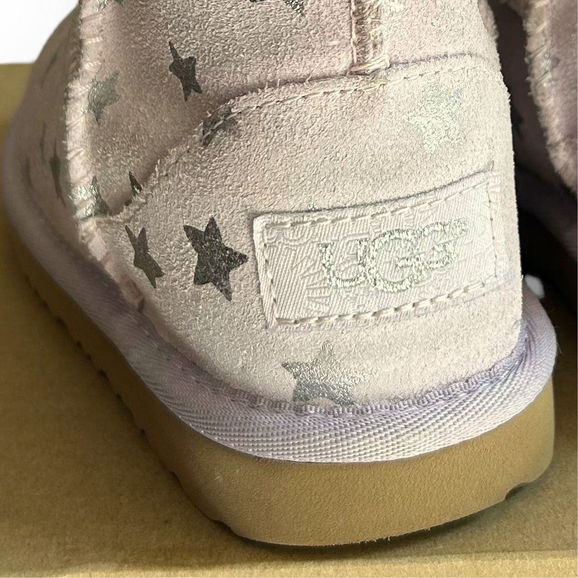 Girls UGG Boots Size 10 Classic II Short Stars Sheepskin Boots