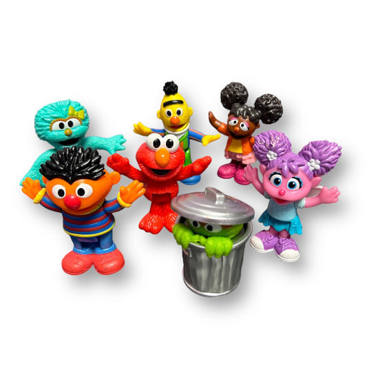 Sesame Street Friends 7-Pack Character Figure Playset