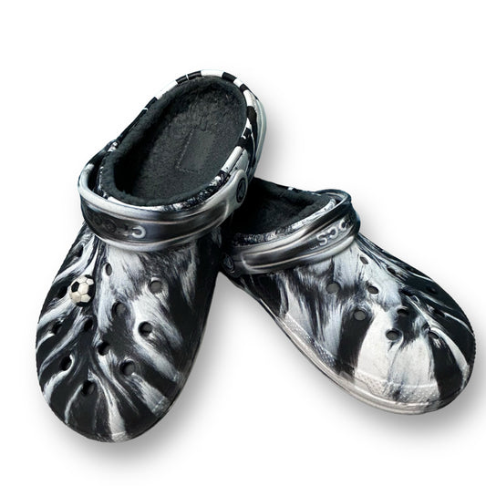 Crocs Youth Boy Size 5 Black & White Insulated Slide-On Sandals