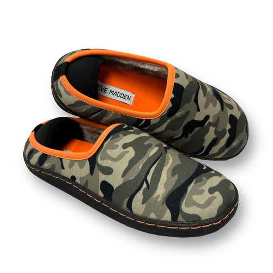 NWOT Steve Madden Youth Boy Size 4 Camo Slippers