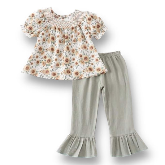 NEW! Girls Size 5 Sunflower Smocked Blouse & Sage Ruffle Bottoms Outfit